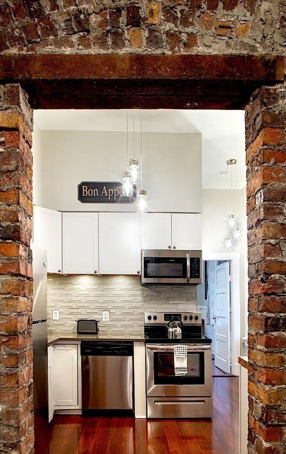 Newly Renovated Historic Savannah Townhome! Buitenkant foto