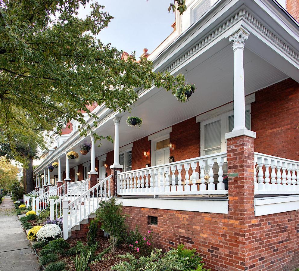 Newly Renovated Historic Savannah Townhome! Buitenkant foto