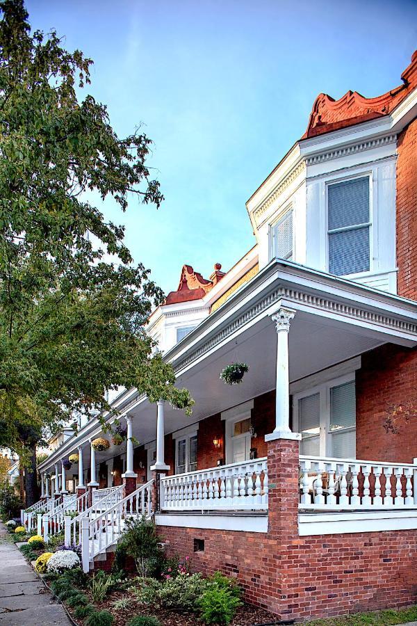 Newly Renovated Historic Savannah Townhome! Buitenkant foto